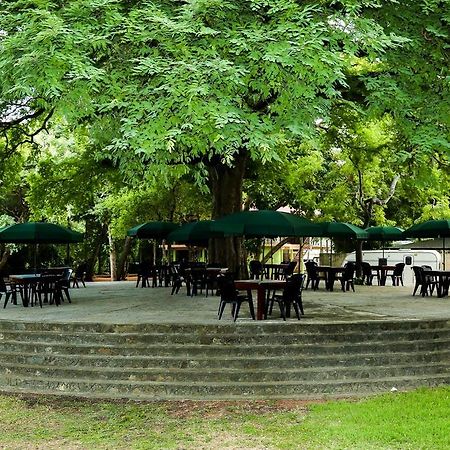Malwathu Oya Caravan Park Panzió Anuradhapura Kültér fotó