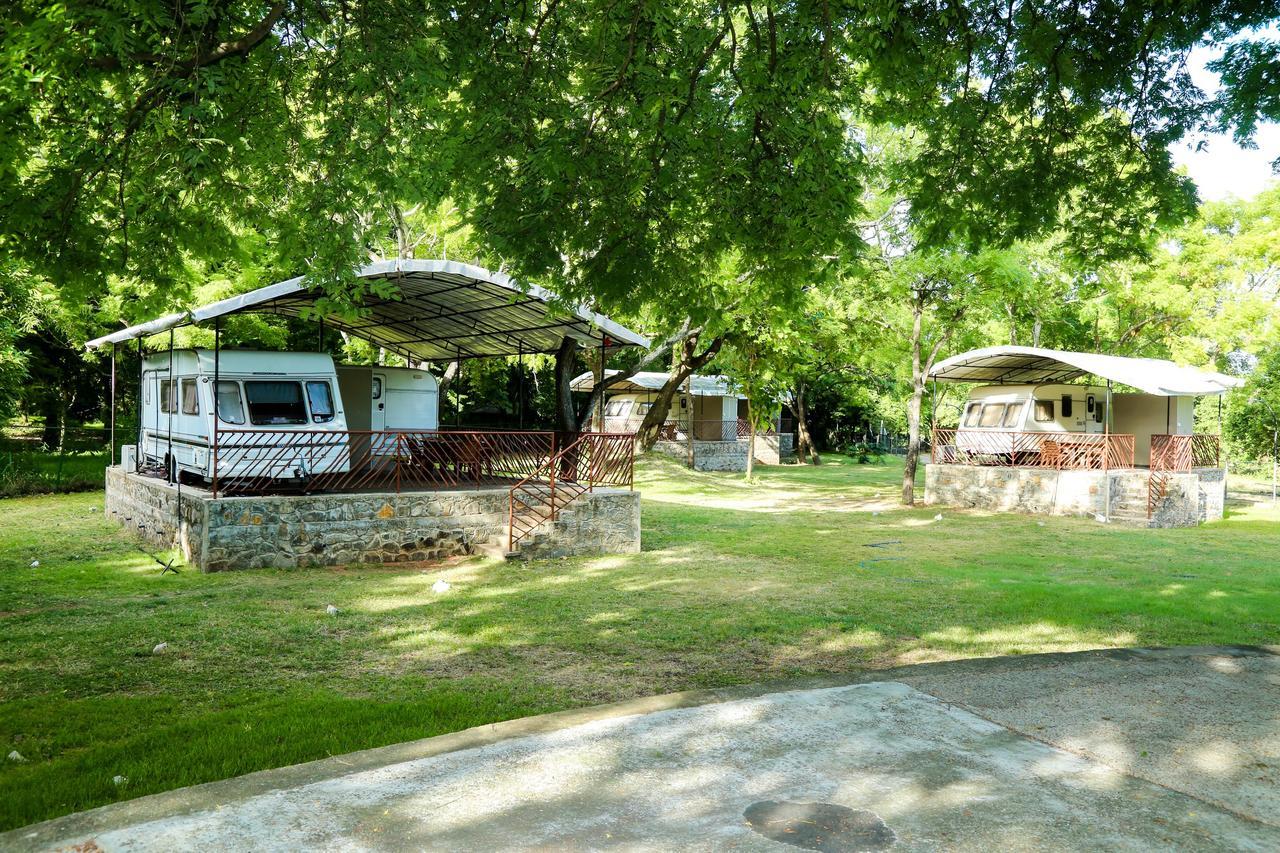 Malwathu Oya Caravan Park Panzió Anuradhapura Kültér fotó