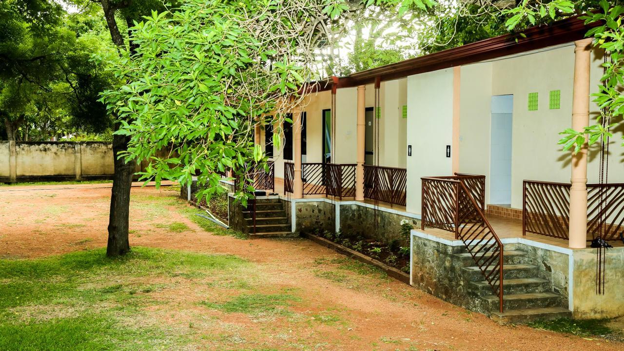Malwathu Oya Caravan Park Panzió Anuradhapura Kültér fotó