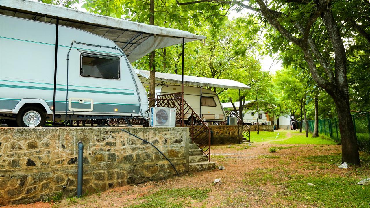 Malwathu Oya Caravan Park Panzió Anuradhapura Kültér fotó
