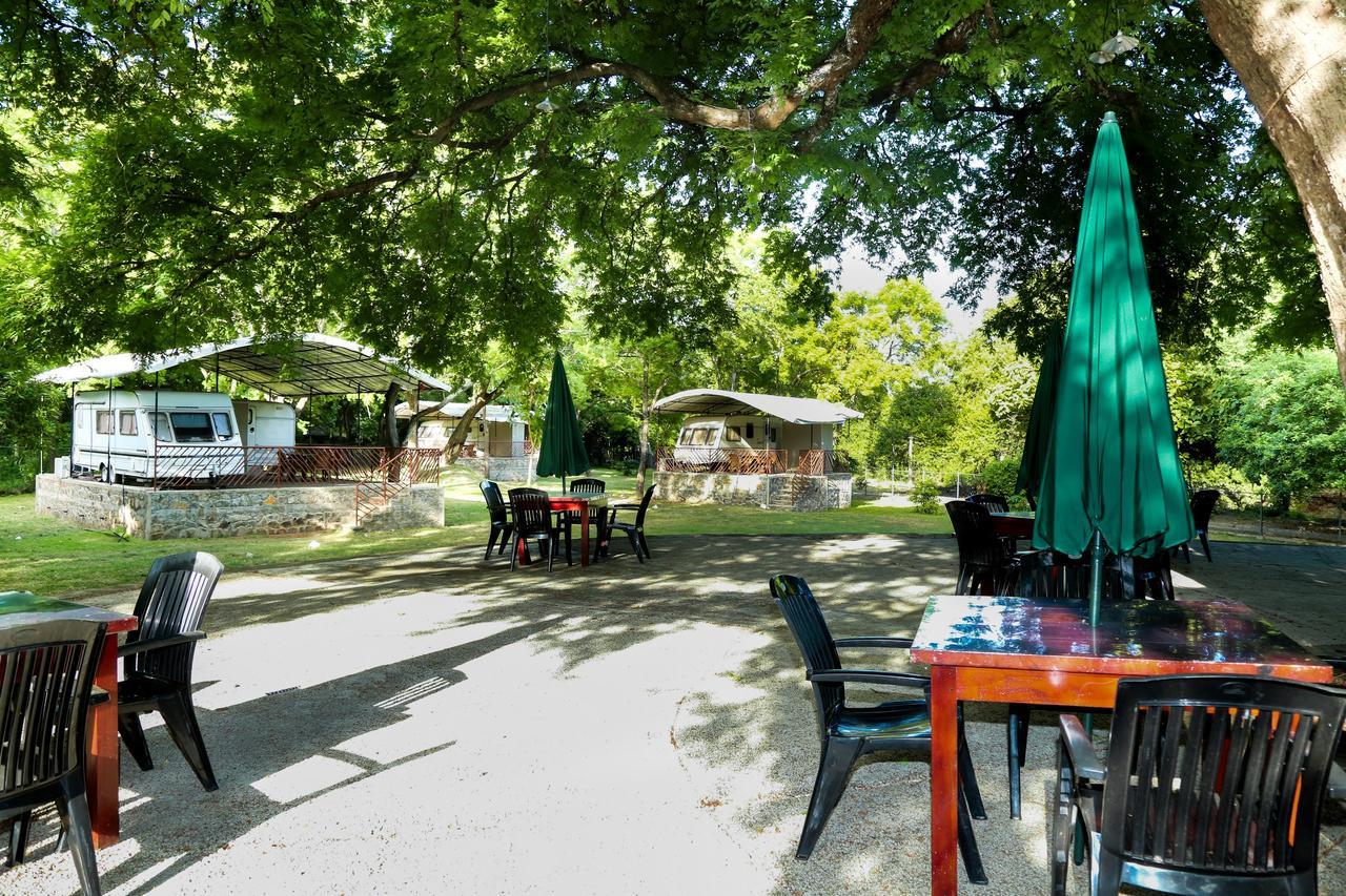 Malwathu Oya Caravan Park Panzió Anuradhapura Kültér fotó