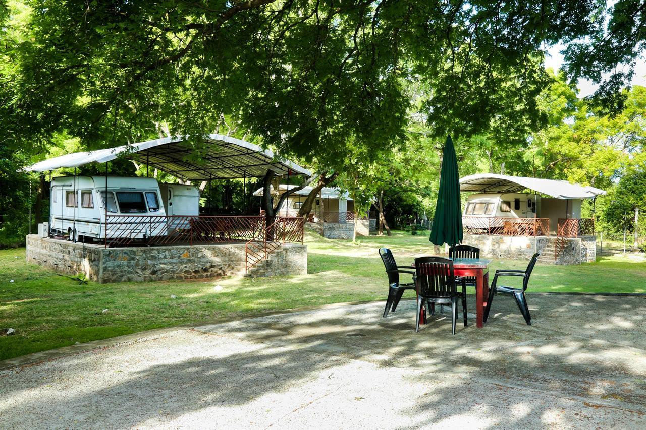 Malwathu Oya Caravan Park Panzió Anuradhapura Kültér fotó